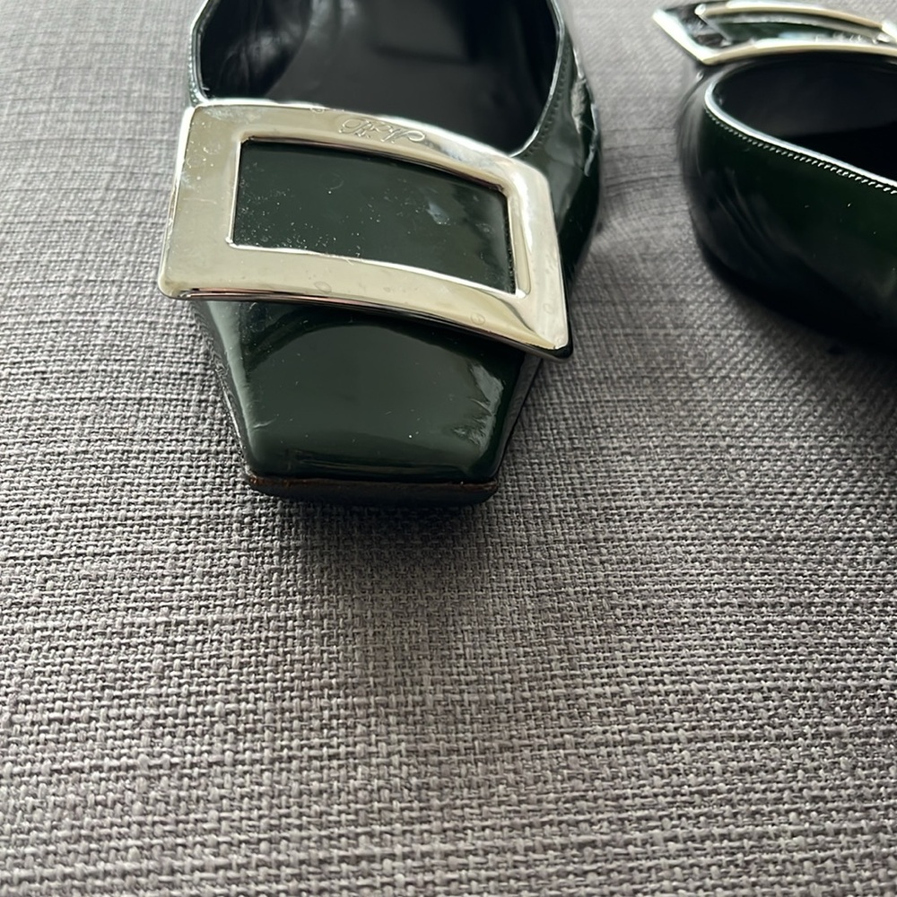 Roger Vivier green patent leather flats with silver buckle - Picture 4 of 6